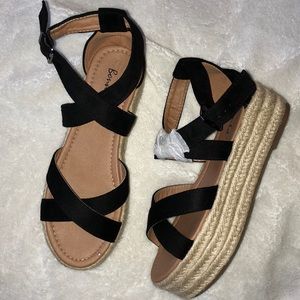 Wedge heel espadrilles *NEW*